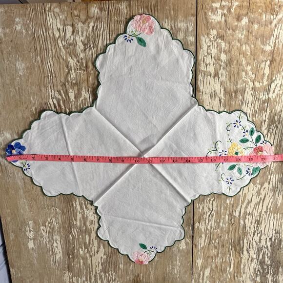 Vintage Bread Basket Liner Hand Embroidered Appliqué Flowers Linen Cottagecore - Picture 7 of 12